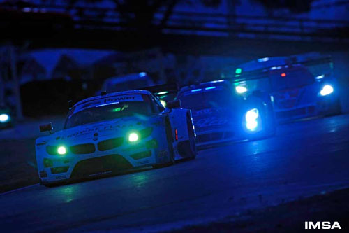 BMW bei Nacht